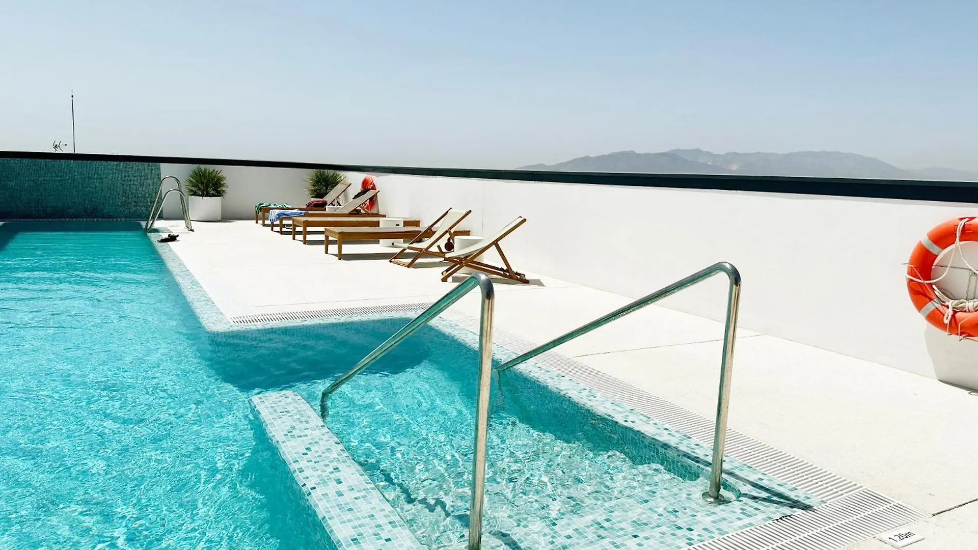 Aq 21 Floor 3 Bed Apartment Malaga