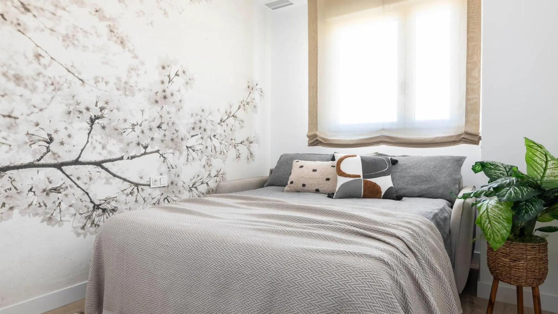 Aq 21 Floor 3 Bed Apartment Malaga