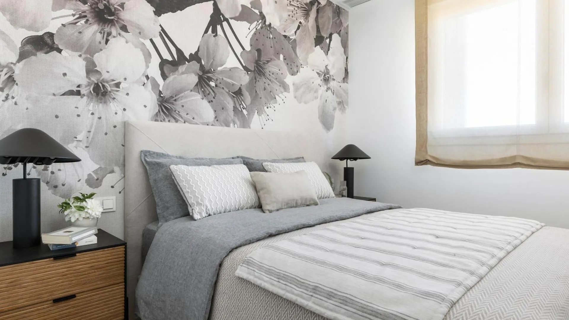 Aq 21 Floor 3 Bed Apartment Malaga Spain