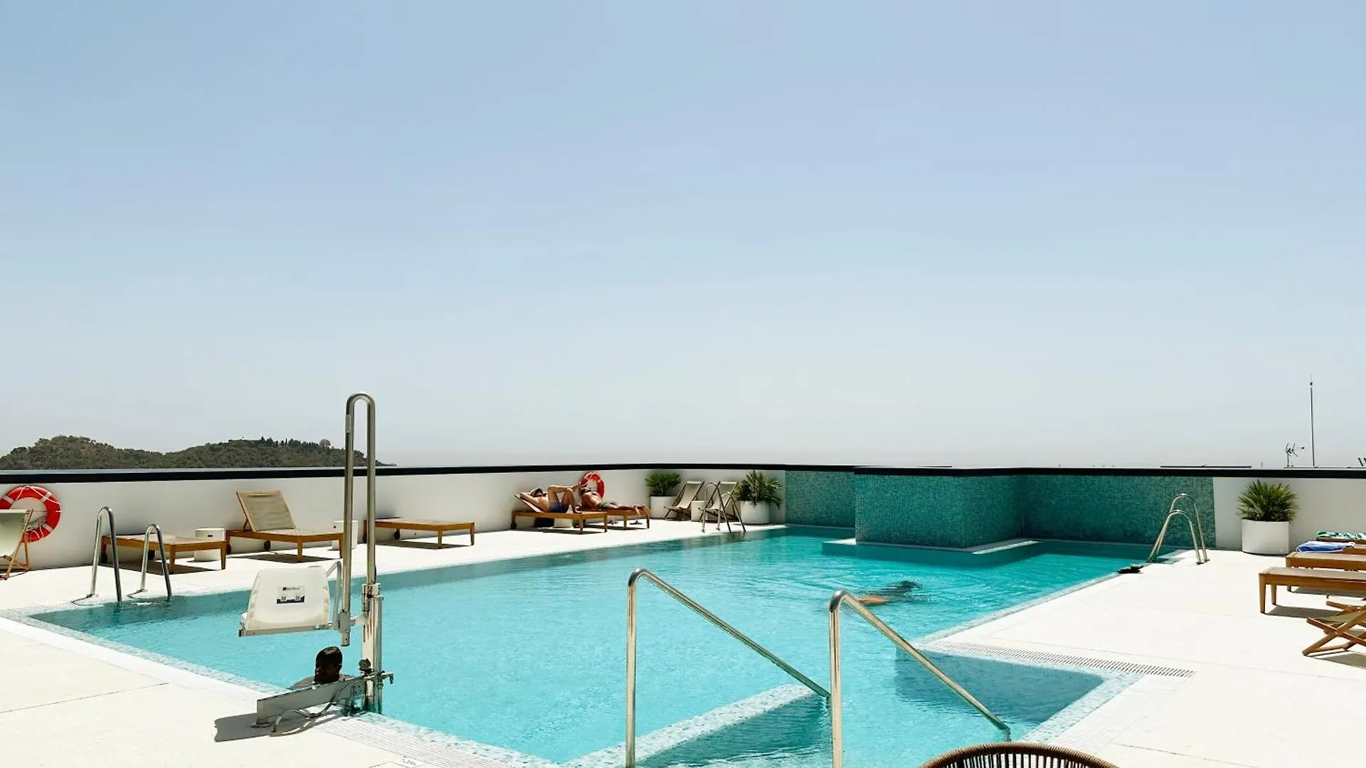 Aq 21 Floor 3 Bed Apartment Malaga