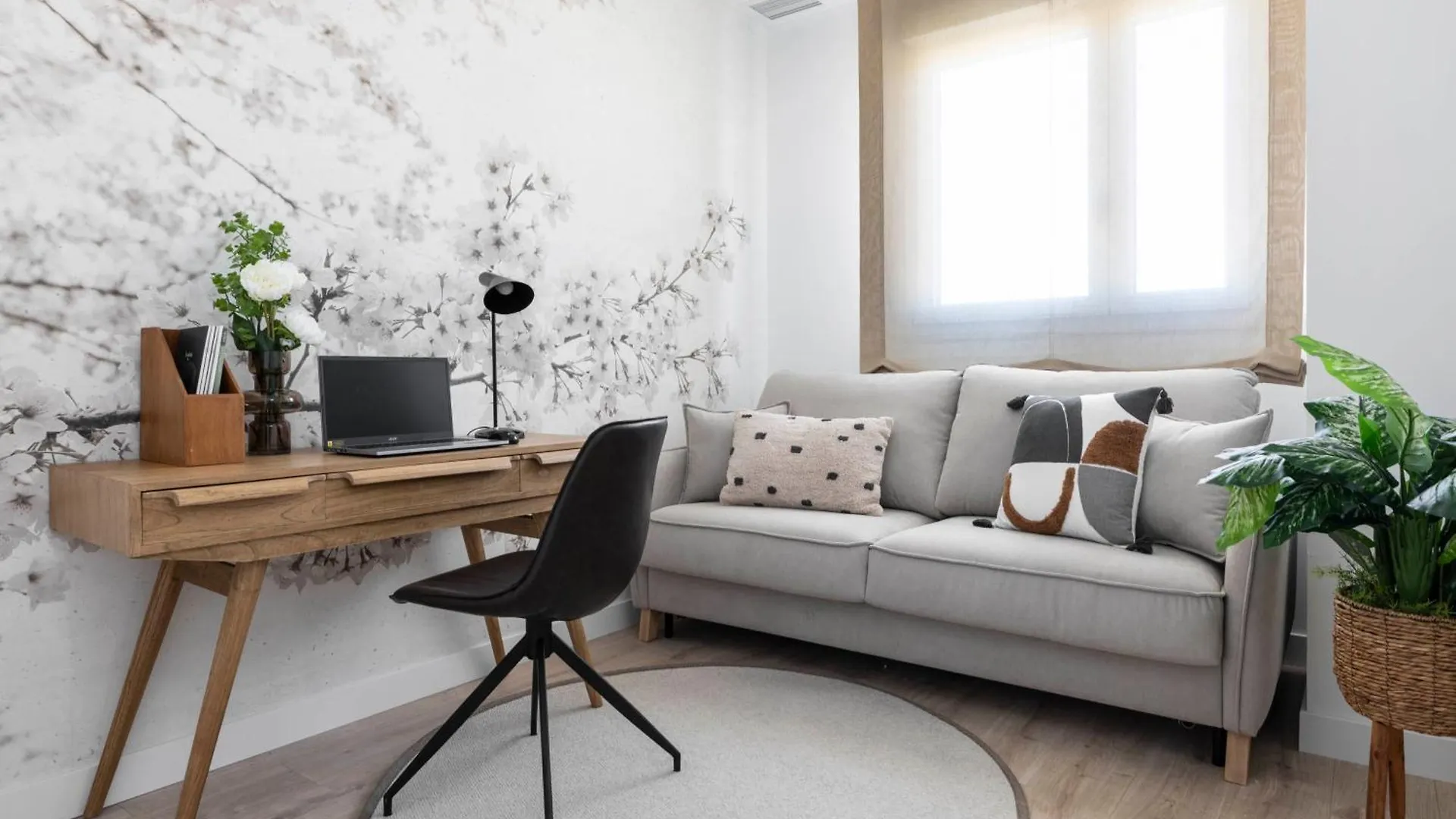 Aq 21 Floor 3 Bed Apartment Màlaga