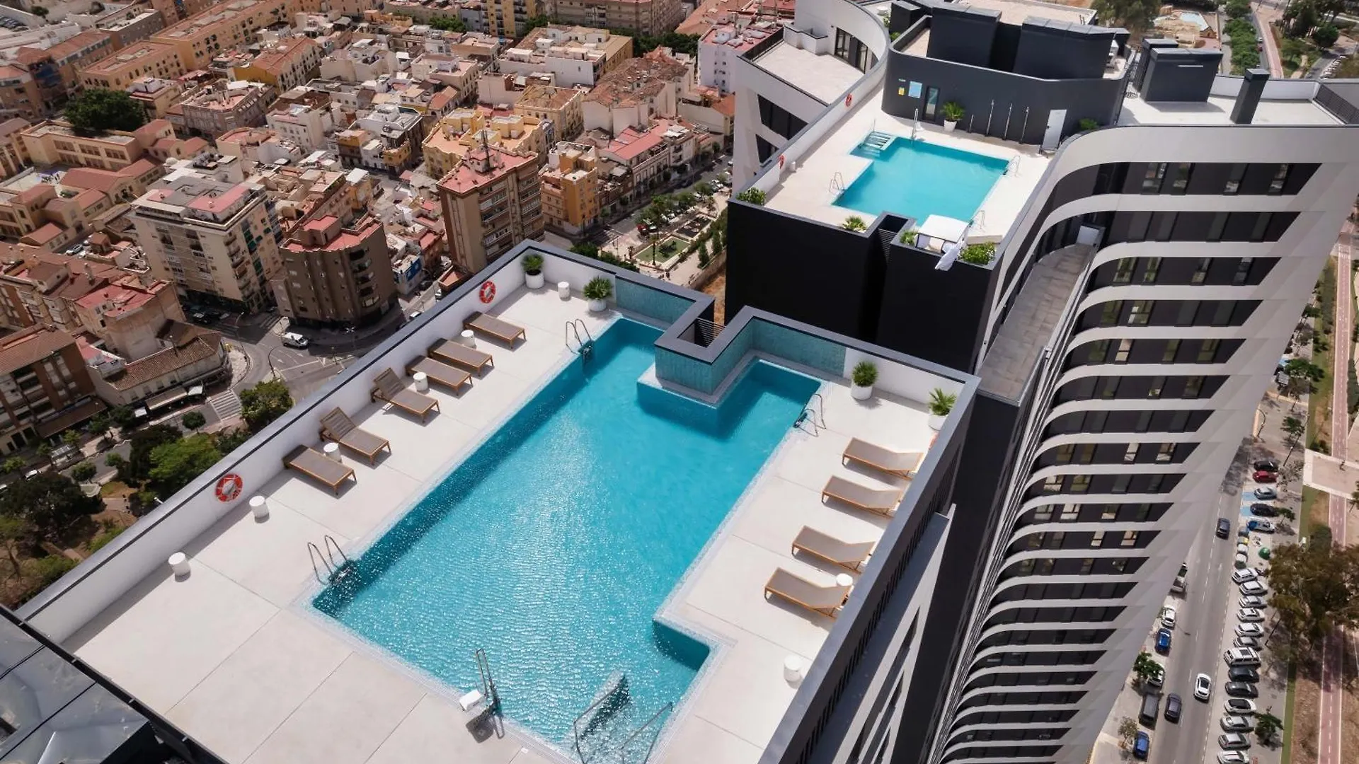 Aq 21 Floor 3 Bed Apartment Màlaga